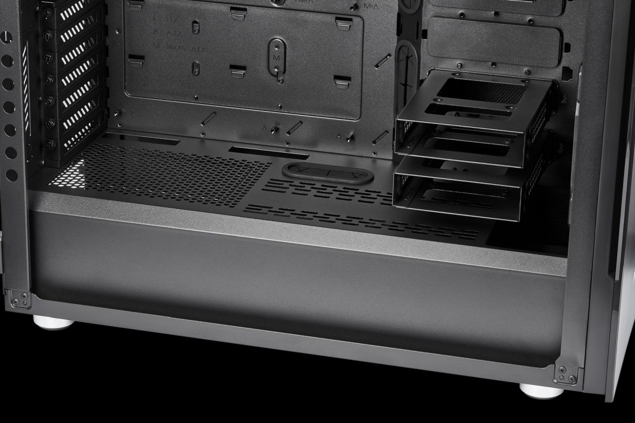[12/03/2019] Corsair Carbide 678C: 5,25-Zoll-Schacht, Dämmung, Fronttür, Hartglas und USB 3.1 kombiniert (36)