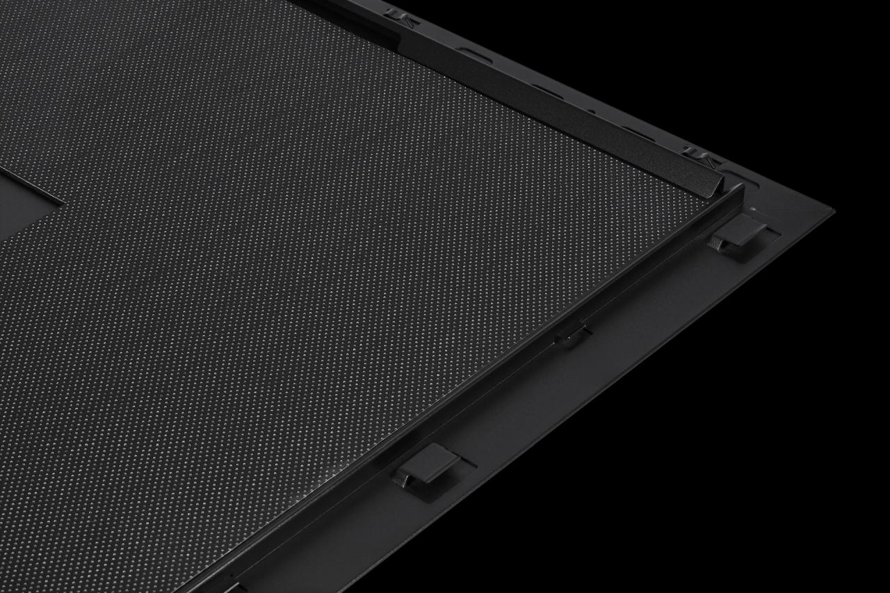 [12/03/2019] Corsair Carbide 678C: 5,25-Zoll-Schacht, Dämmung, Fronttür, Hartglas und USB 3.1 kombiniert (46)