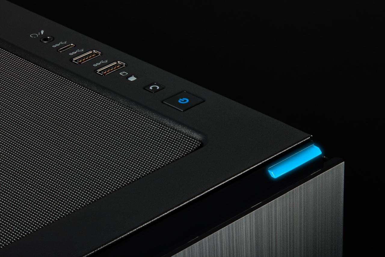 [12/03/2019] Corsair Carbide 678C: 5,25-Zoll-Schacht, Dämmung, Fronttür, Hartglas und USB 3.1 kombiniert (63)