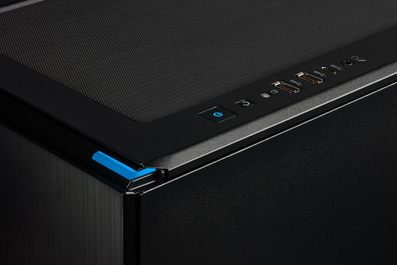 [12/03/2019] Corsair Carbide 678C: 5,25-Zoll-Schacht, Dämmung, Fronttür, Hartglas und USB 3.1 kombiniert (66)