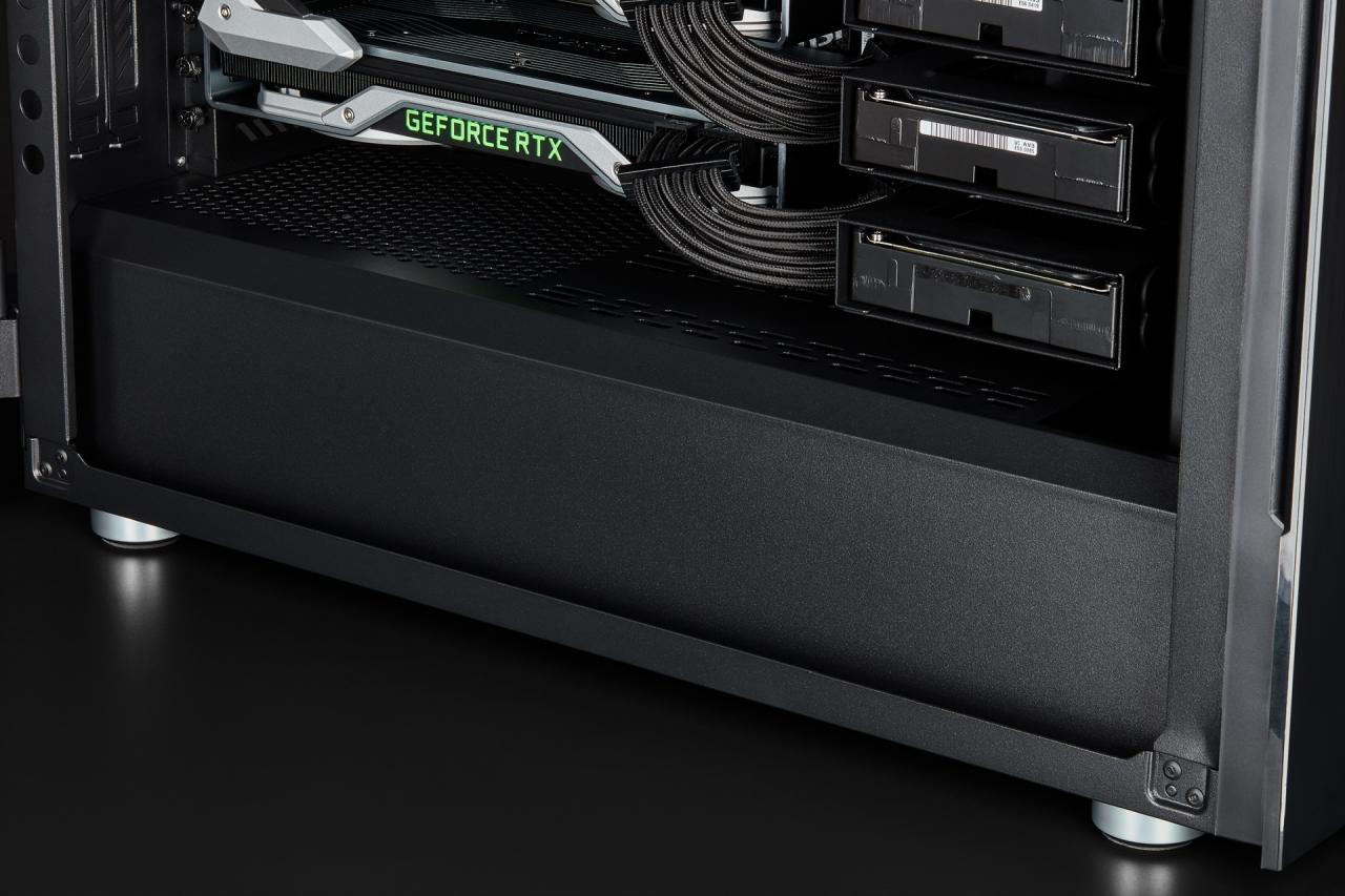 [12/03/2019] Corsair Carbide 678C: 5,25-Zoll-Schacht, Dämmung, Fronttür, Hartglas und USB 3.1 kombiniert (67)