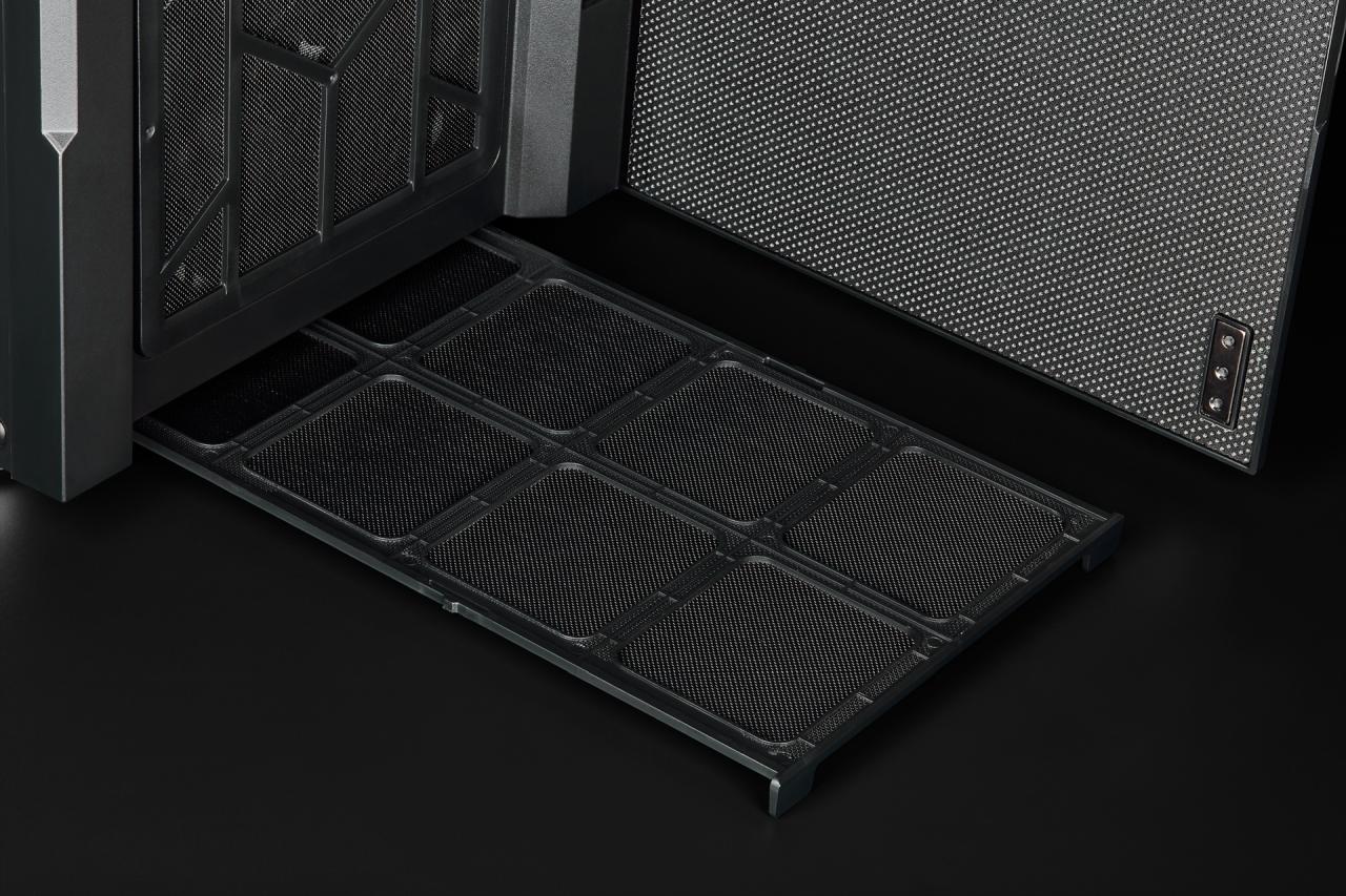 [12/03/2019] Corsair Carbide 678C: 5,25-Zoll-Schacht, Dämmung, Fronttür, Hartglas und USB 3.1 kombiniert (69)