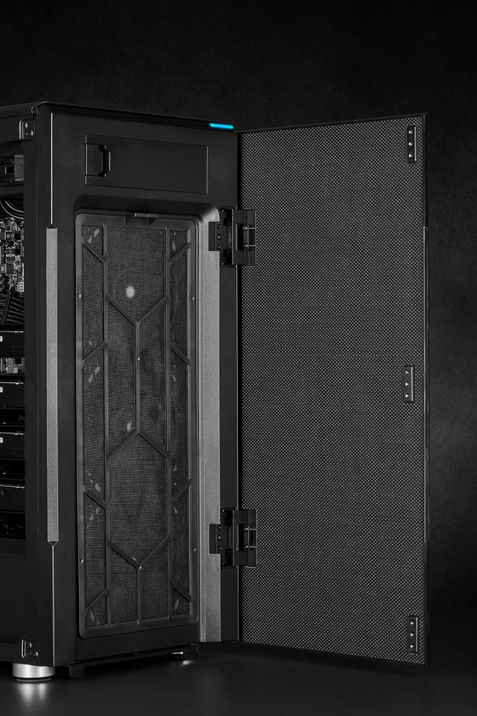 [12/03/2019] Corsair Carbide 678C: 5,25-Zoll-Schacht, Dämmung, Fronttür, Hartglas und USB 3.1 kombiniert (73)