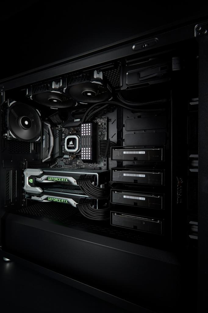 [12/03/2019] Corsair Carbide 678C: 5,25-Zoll-Schacht, Dämmung, Fronttür, Hartglas und USB 3.1 kombiniert (85)