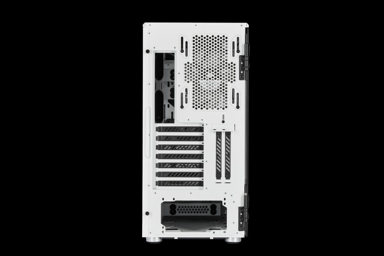 [12/03/2019] Corsair Carbide 678C: 5,25-Zoll-Schacht, Dämmung, Fronttür, Hartglas und USB 3.1 kombiniert (93)