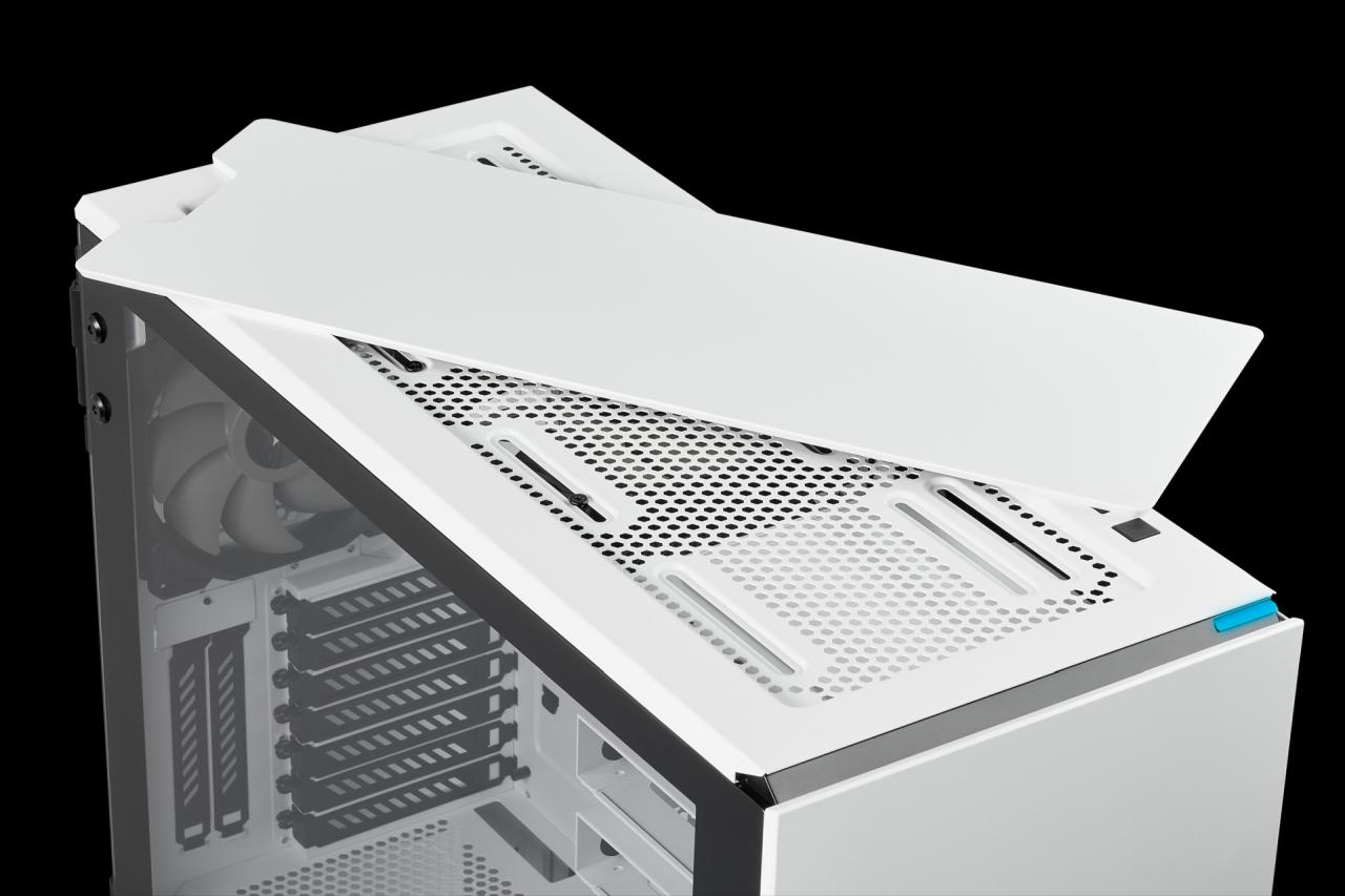 [12/03/2019] Corsair Carbide 678C: 5,25-Zoll-Schacht, Dämmung, Fronttür, Hartglas und USB 3.1 kombiniert (95)