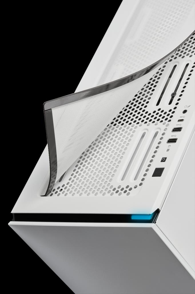 [12/03/2019] Corsair Carbide 678C: 5,25-Zoll-Schacht, Dämmung, Fronttür, Hartglas und USB 3.1 kombiniert (98)