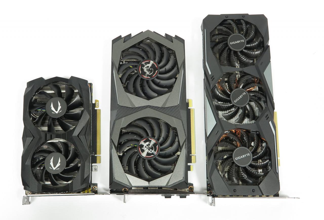 [14/03/2019] Geforce GTX 1660: Zahlreiche Custom-Designs sind zum Start verfügbar. Die anwesenden Modelle von Zotac (120 Watt, kein OC), MSI (130 Watt, moderates OC) und Gigabyte (140 Watt, moderates OC) unterscheiden sich optisch stark.