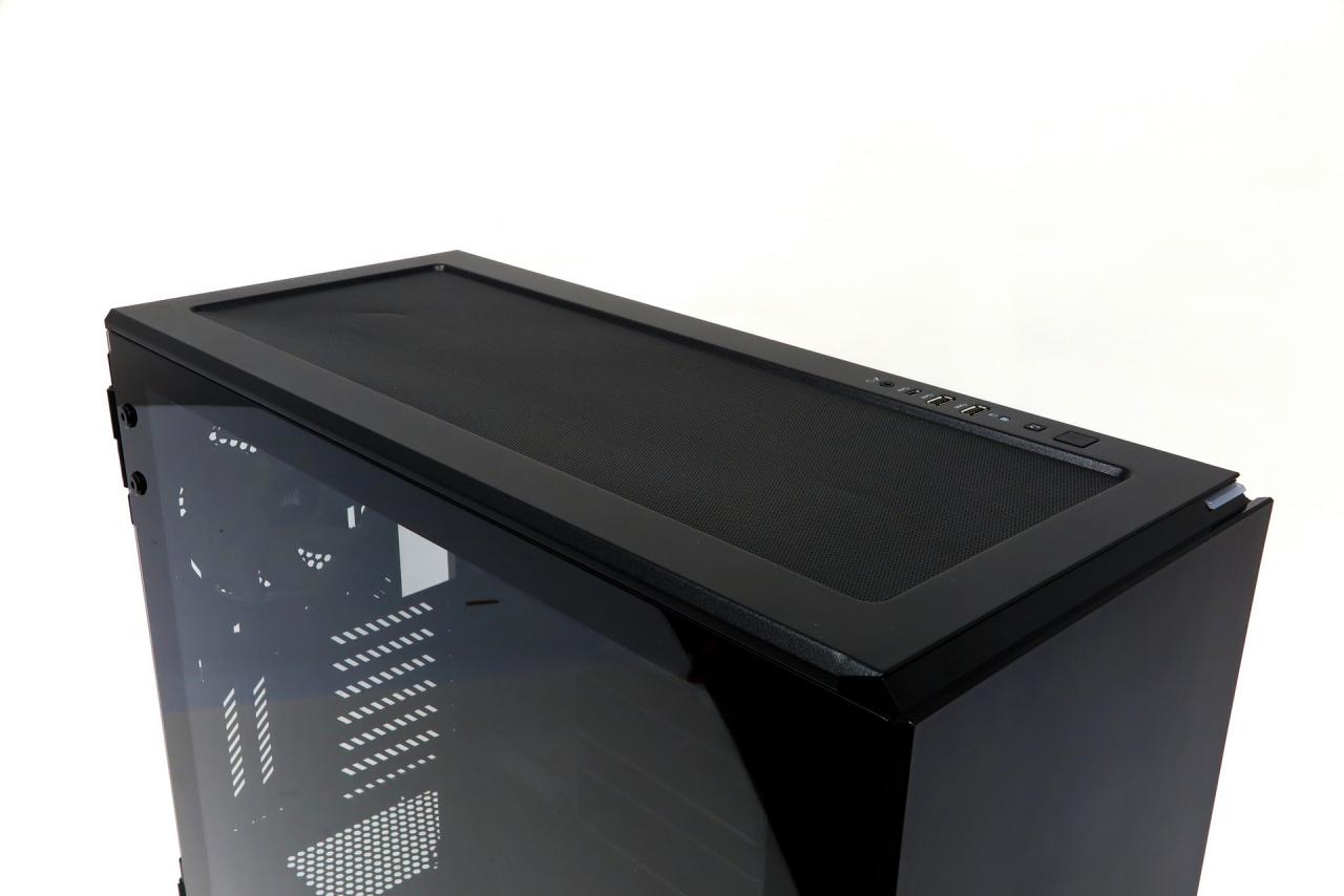 Corsair Carbide 678C: Corsairs neues Edelgehäuse mit geringer Geräuschkulisse im Test (10)