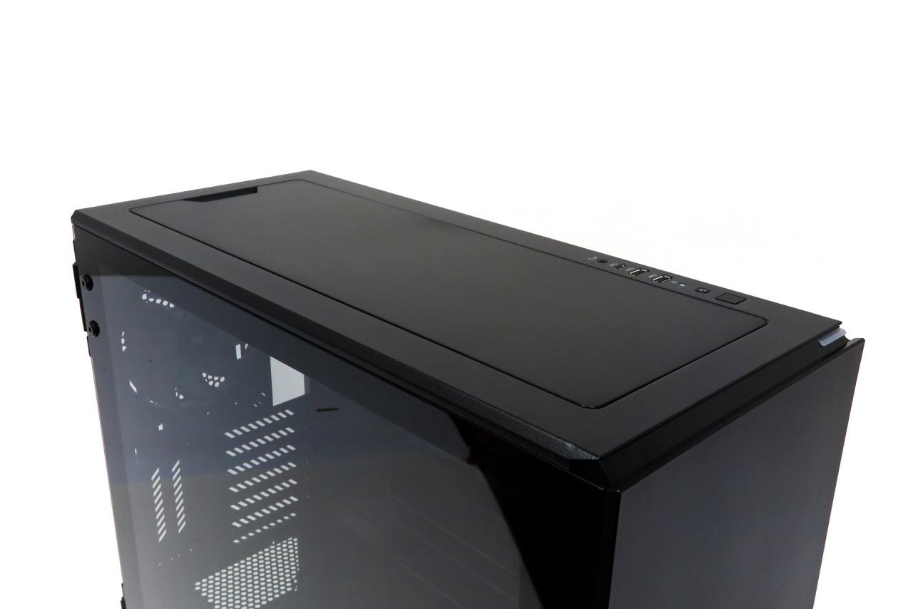 Corsair Carbide 678C: Corsairs neues Edelgehäuse mit geringer Geräuschkulisse im Test (12)