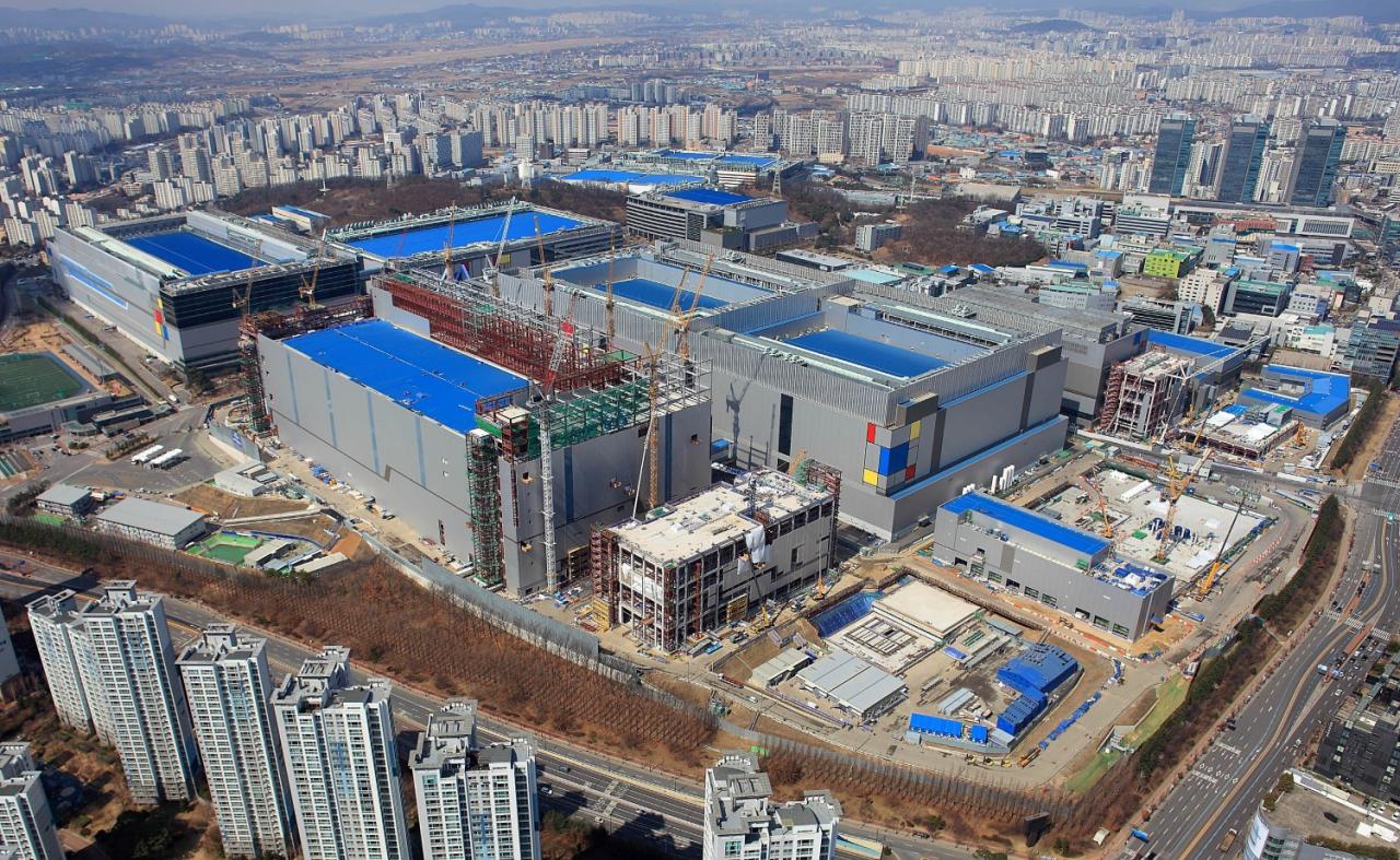 [25/04/2019] Chipfertigung: Samsung investiert bis 2030 114 Mrd. US-Dollar