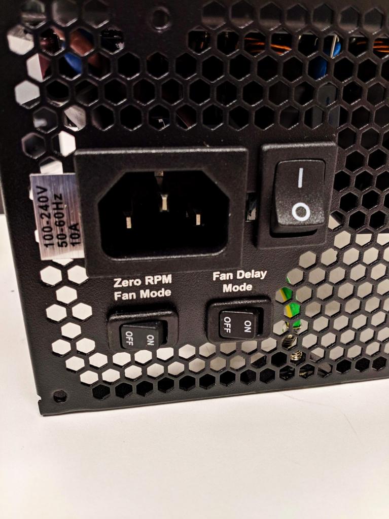 [07/04/2019] Sharkoon Silentstorm Cool Zero 650 Watt im Test (11)