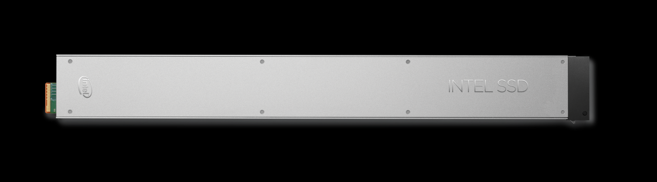 [03/04/2019] Intel stellte auch eine Optane-SSD für den Serverbereich in einem ungewöhnlichen Formfaktor vor. Dieser soll platzsparender gestapelt und besser gekühlt werden können, als mit der typischen SSD-Form. 