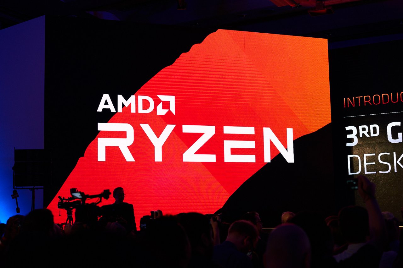 [27/05/2019] Mai 2019: AMD hier, AMD da. Torsten Vogel hat zum Abschluss des Mai einen Roundhouse-Kick an Infos rausgehauen, mal wieder typisch. AMD nahm sich ein Beispiel an T. Bird und hat bekannt gegeben, dass die Ryzen der ersten Generation nicht auf den neuesten Mainboards laufen werden, was für einigen Unmut sorgte. Bei soviel AMD wollte Intel auch mal was sagen: Auf der Computex stellte man den Core i9-9900KS vor: Die ultimative Version des Core i9-9900K mit dauerhaften 5 GHz auf allen Kernen, 14nm++(+++) sozusagen, denn jedes Plus steht für ein paar MHz mehr, oder?
