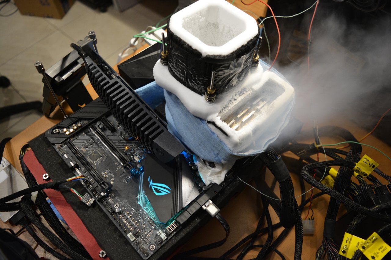[16/05/2019] Setup mit LN2-Container für CPU und RAM
