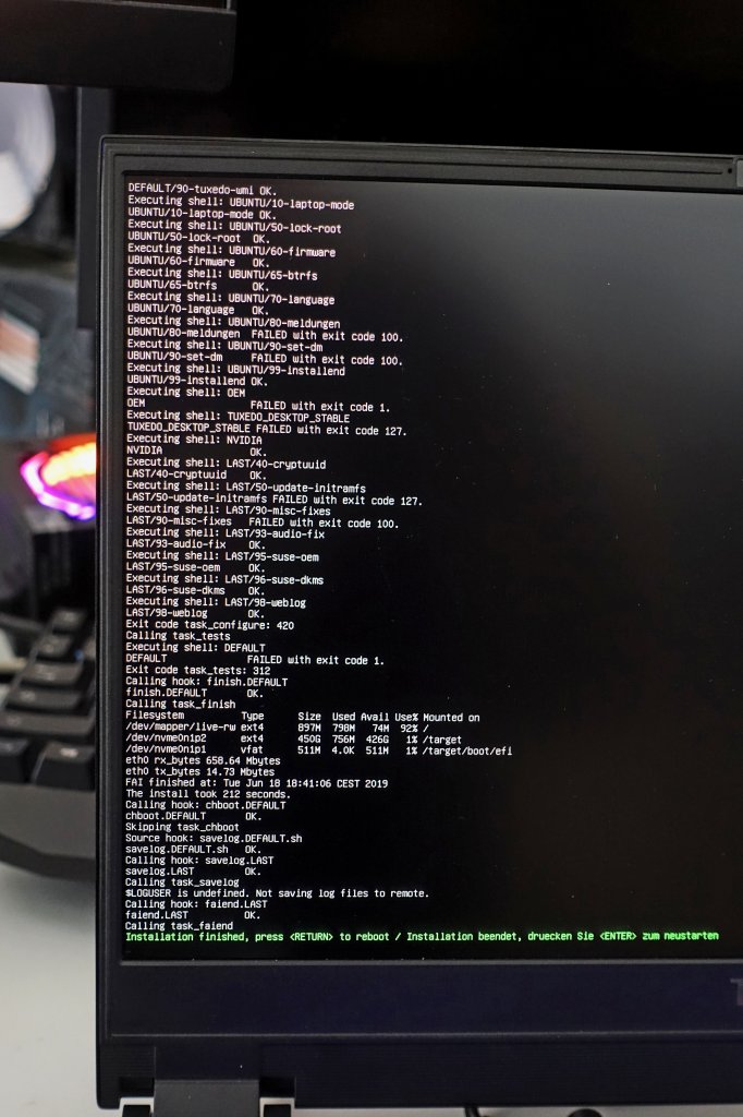 [03/07/2019] Fertig installiert, werden wir zum Neustart per Enter aufgefordert. USB-Stick abziehen nicht vergessen.