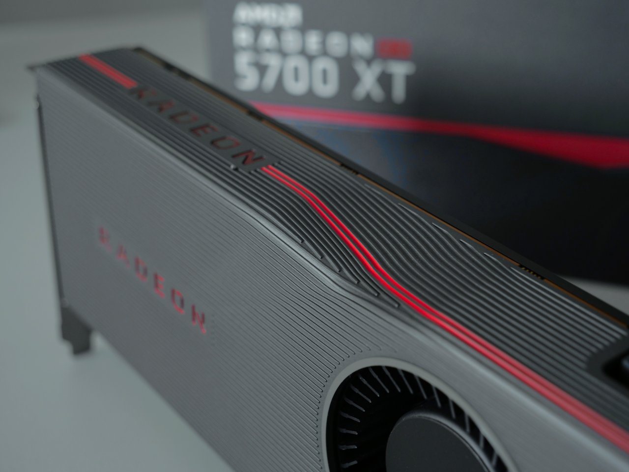 [03/07/2019] AMD Radeon RX 5700 und RX 5700 XT im Test: Erfolgreicher Angriff auf die Geforce-RTX-Phalanx (18)