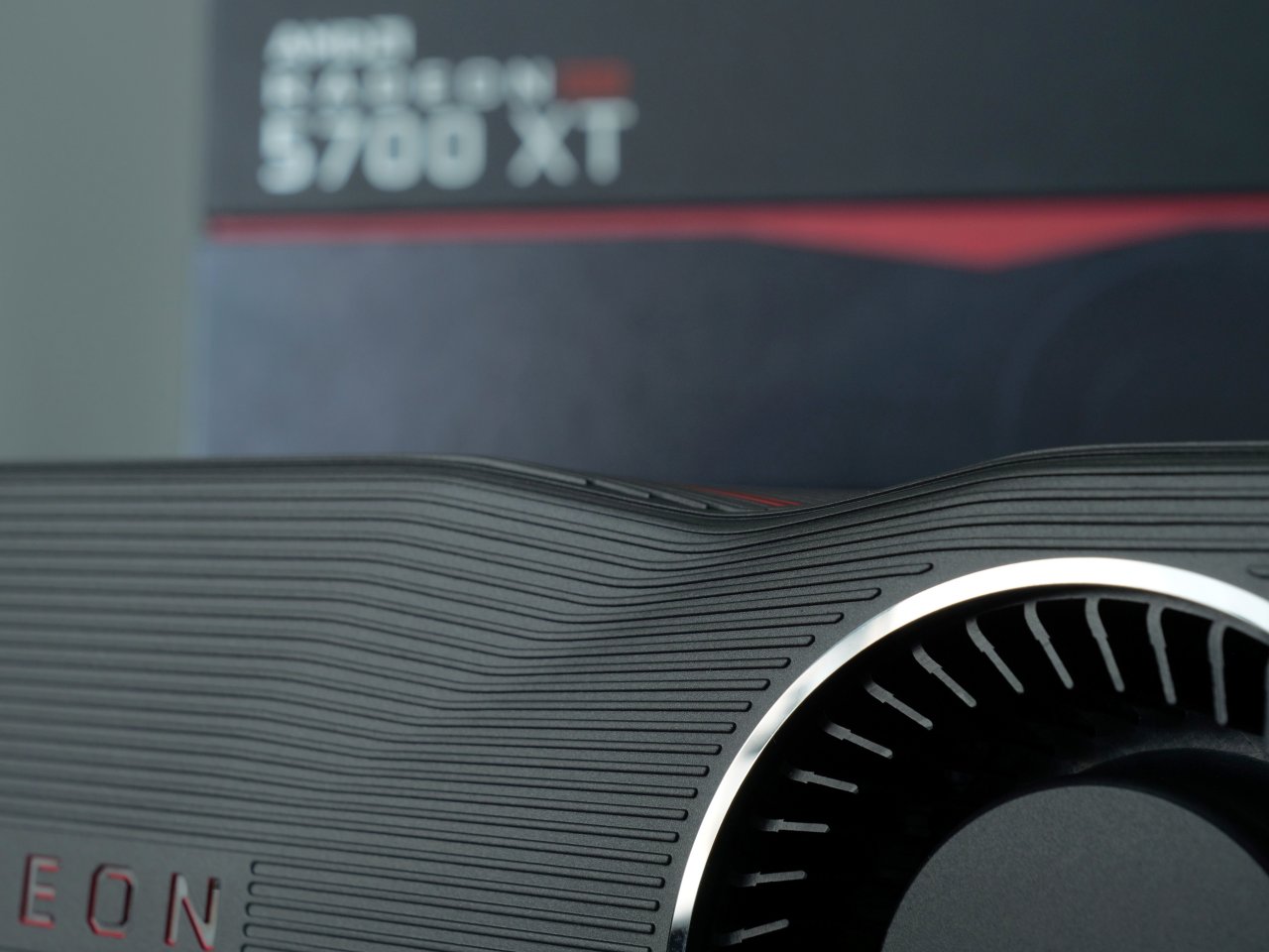 [03/07/2019] AMD Radeon RX 5700 und RX 5700 XT im Test: Erfolgreicher Angriff auf die Geforce-RTX-Phalanx (19)