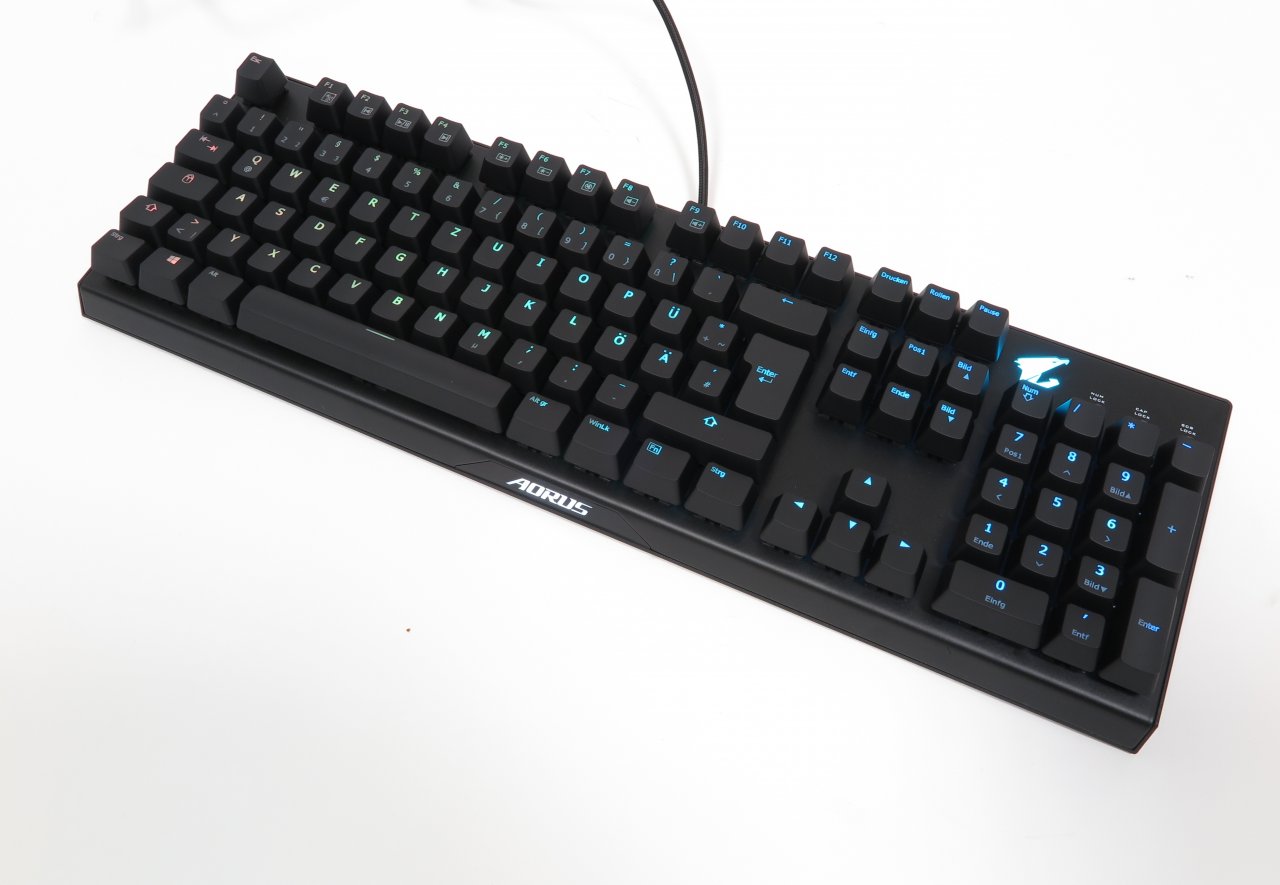 [24/07/2019] Gigabyte Aorus K9 Optical: Ist Gigabytes Gamer-Keyboard mit optischen, austauschbaren Tastern ein toller Spielpartner? (3)