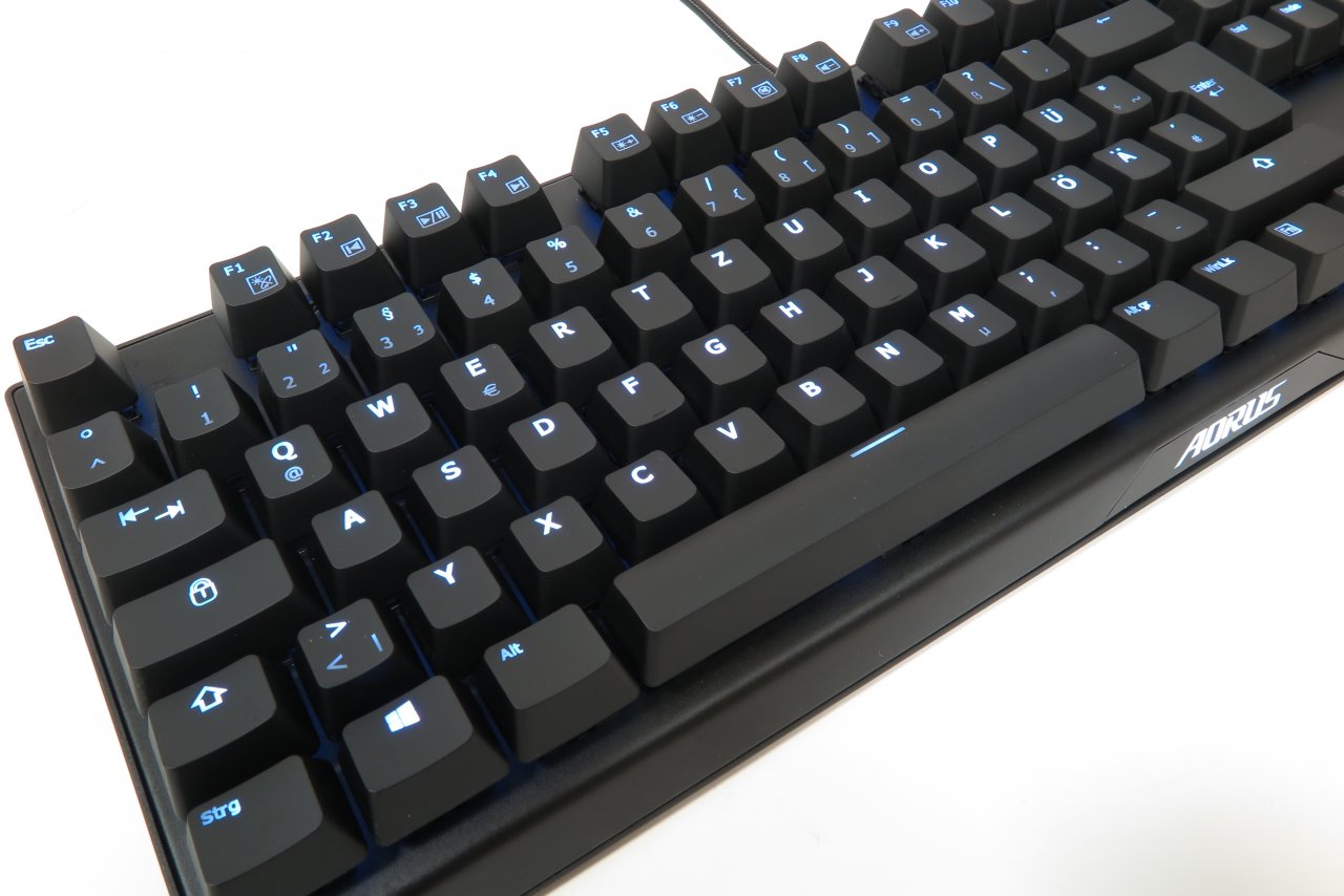 [24/07/2019] Gigabyte Aorus K9 Optical: Ist Gigabytes Gamer-Keyboard mit optischen, austauschbaren Tastern ein toller Spielpartner? (8)