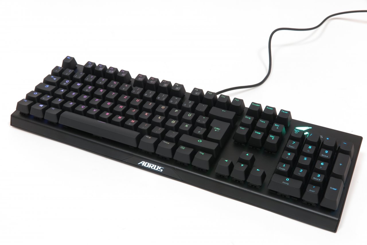 [24/07/2019] Gigabyte Aorus K9 Optical: Ist Gigabytes Gamer-Keyboard mit optischen, austauschbaren Tastern ein toller Spielpartner? (15)