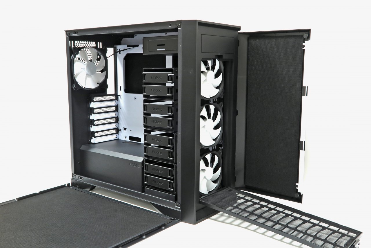 [14/08/2019] Antecs P101 Silent Guardian macht nicht mit bunten Lichtern sondern mit einer guten Ausstattung und Leistung auf sich aufmerksam. Der gedämmte Midi-Tower kühlt die Hardware gut und vor allem leise.&nbsp; 