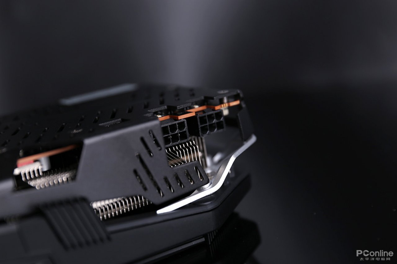[01/08/2019] Radeon RX 5700 (XT): XFX-Custom-Design für Navi macht die Runde (6)