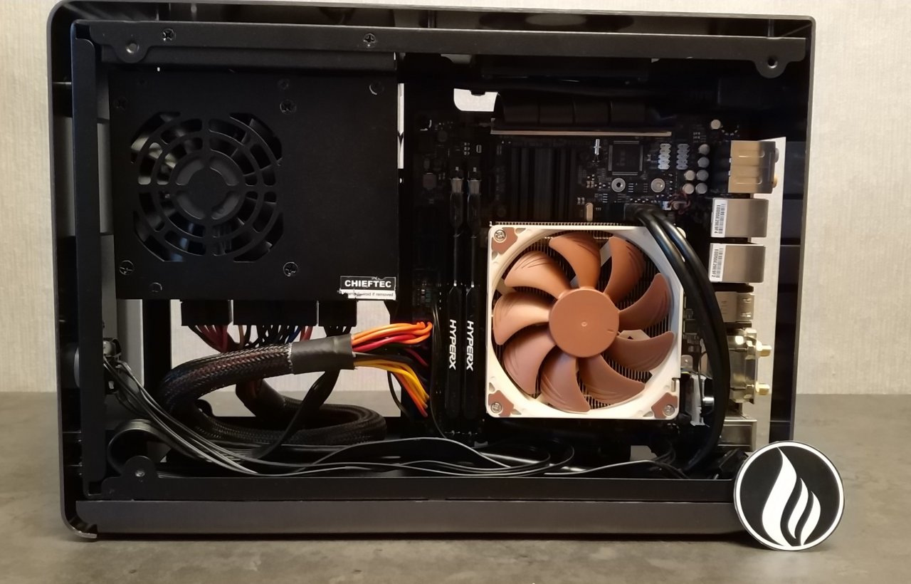 [18/08/2019] Rechts - geöffnet mit Hardware