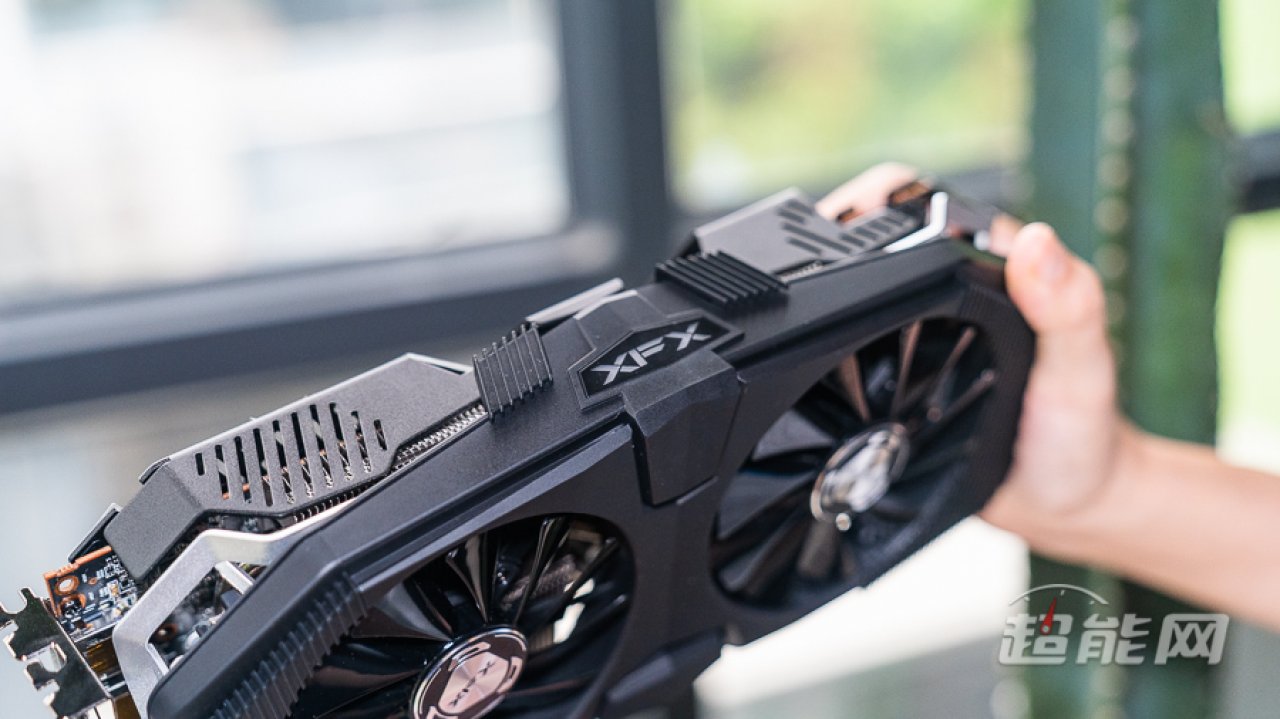 [01/08/2019] Radeon RX 5700 (XT): XFX-Custom-Design für Navi macht die Runde (3)