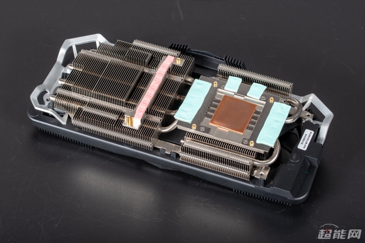 [10/08/2019] XFX Radeon RX 5700 XT Black Wolf: Kühler