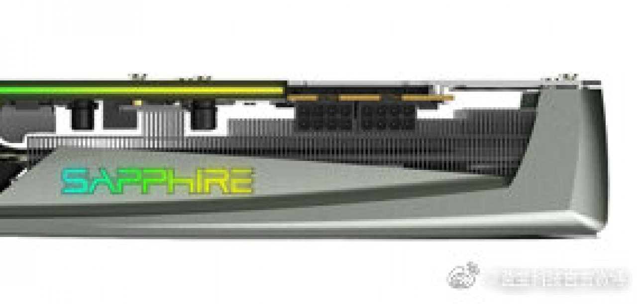 [04/09/2019] Sapphire Radeon RX 5700 Nitro: Kühler reicht über das Board hinaus (1)