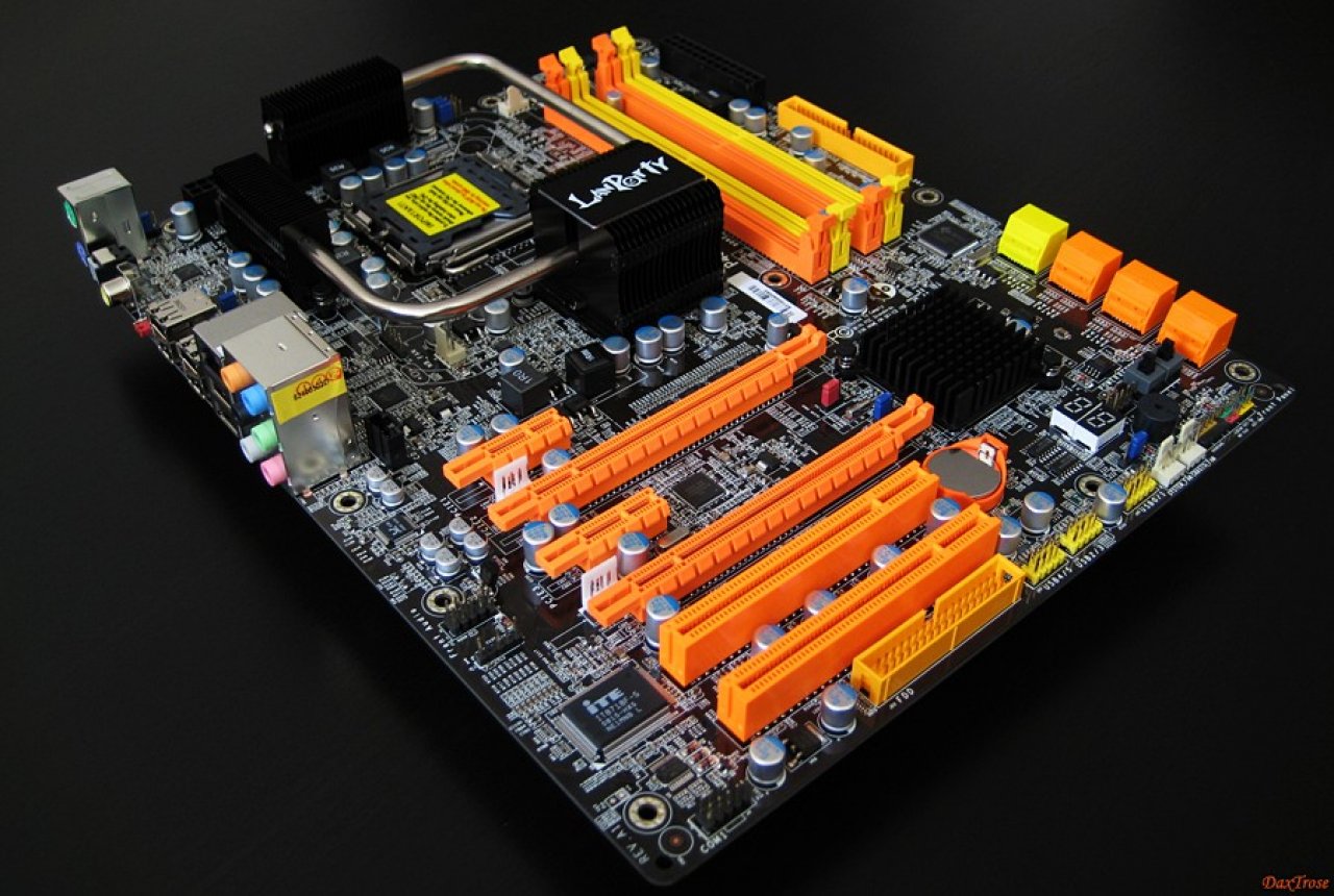[27/09/2019] Update vom 28.09.2019: Mainboard von DaxTrose