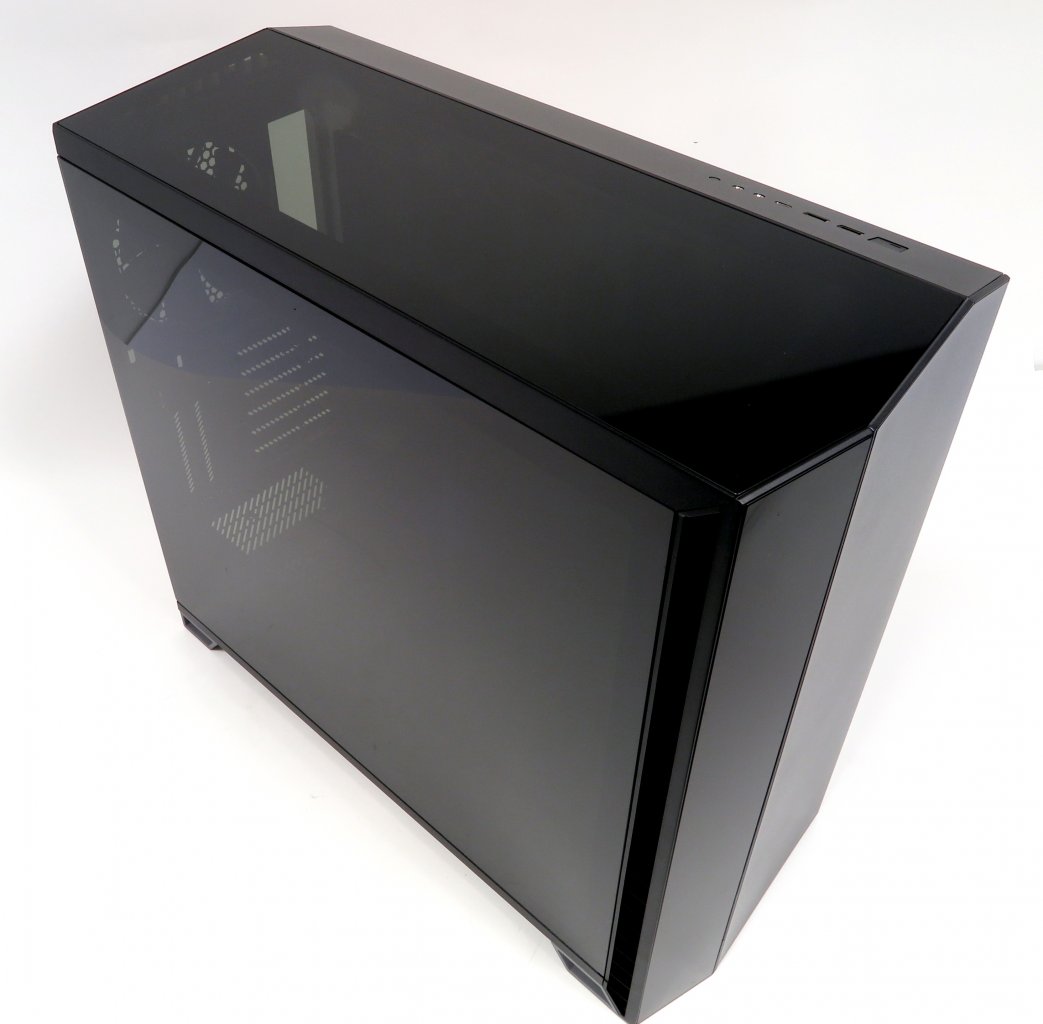 [17/09/2019] Fractal Design Vector RS: Dezenter RGB-Lichtspieler mit Designeroptik und modularen Innenraum im Test (2)
