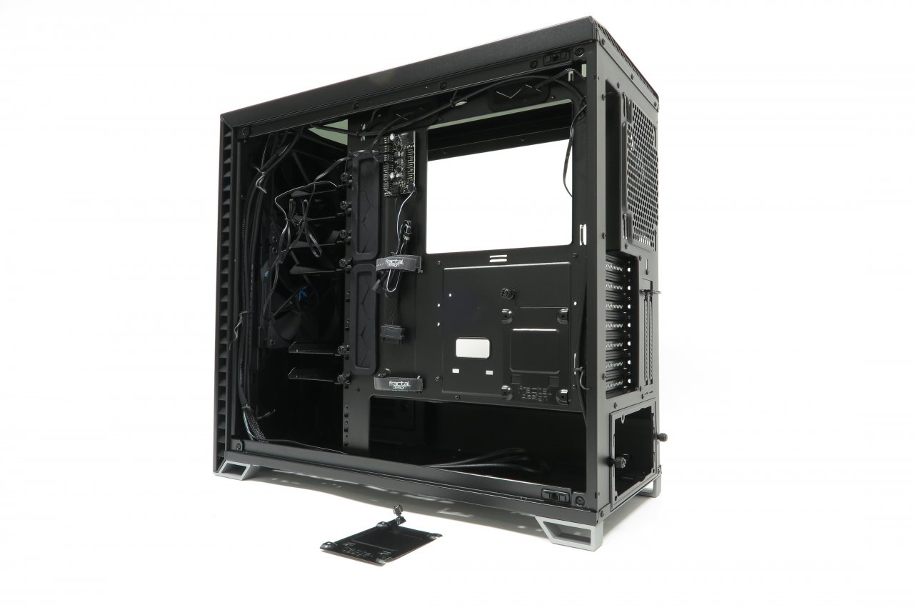 [17/09/2019] Fractal Design Vector RS: Dezenter RGB-Lichtspieler mit Designeroptik und modularen Innenraum im Test (21)