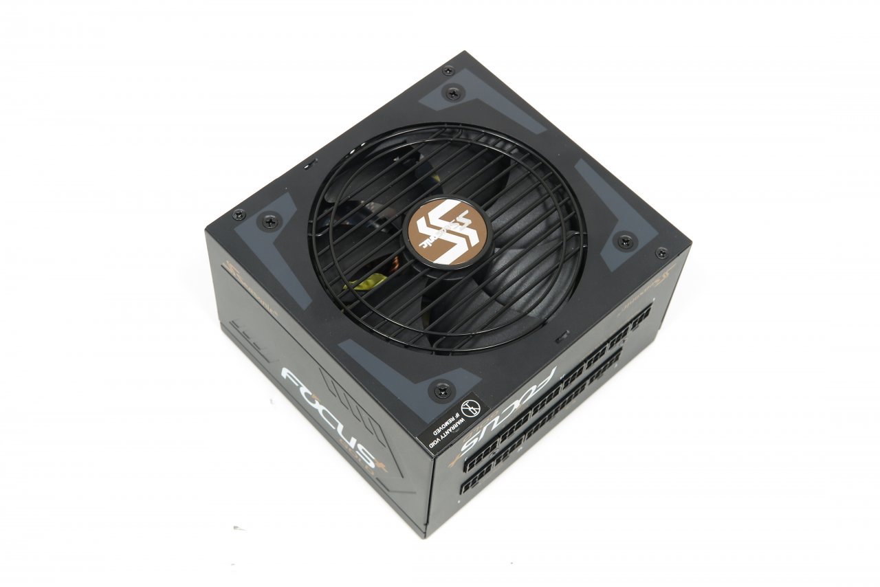 [16/09/2019] Seasonic Focus+ Gold 1000FX: Draufsicht