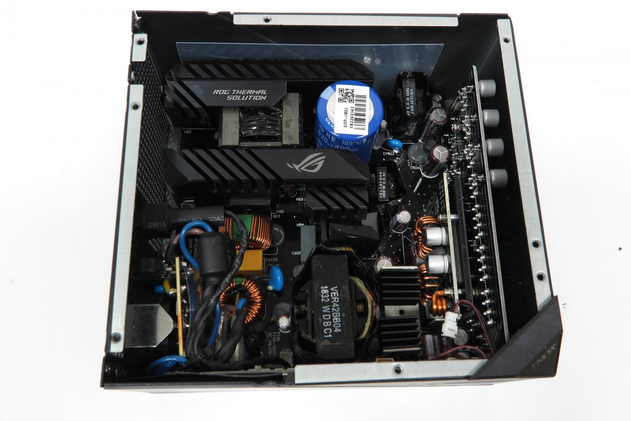 [22/10/2019] Asus Thor 850W im Test: Innenansicht