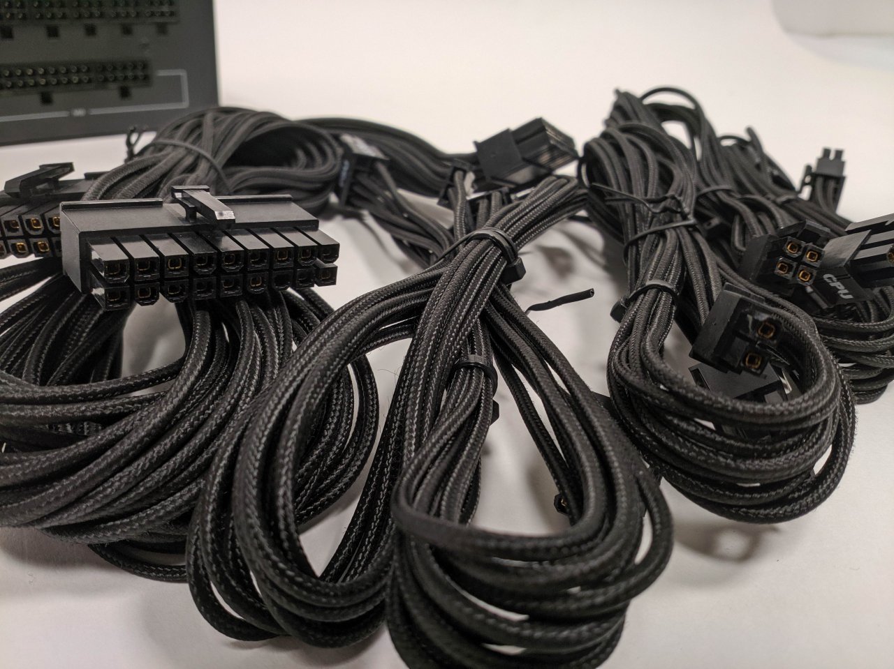 [22/10/2019] Asus Thor 850W im Test: Kabel