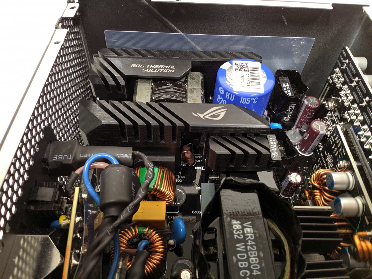 [22/10/2019] Asus Thor 850W im Test: Innenansicht
