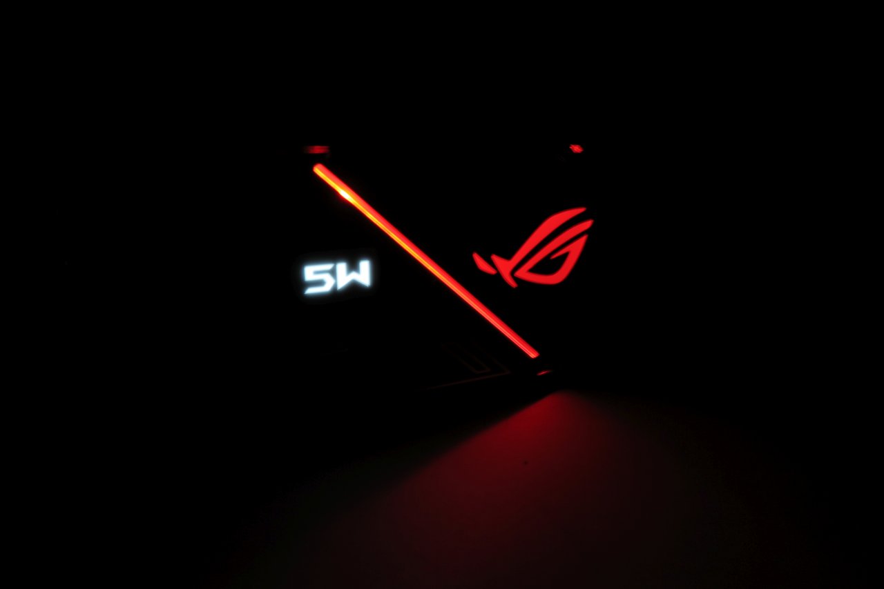 [22/10/2019] Asus Thor 850W im Test: RGB udn Display in Aktion