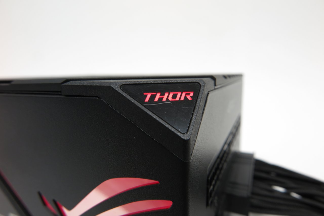[22/10/2019] Asus Thor 850W im Test: RGB-Ecke