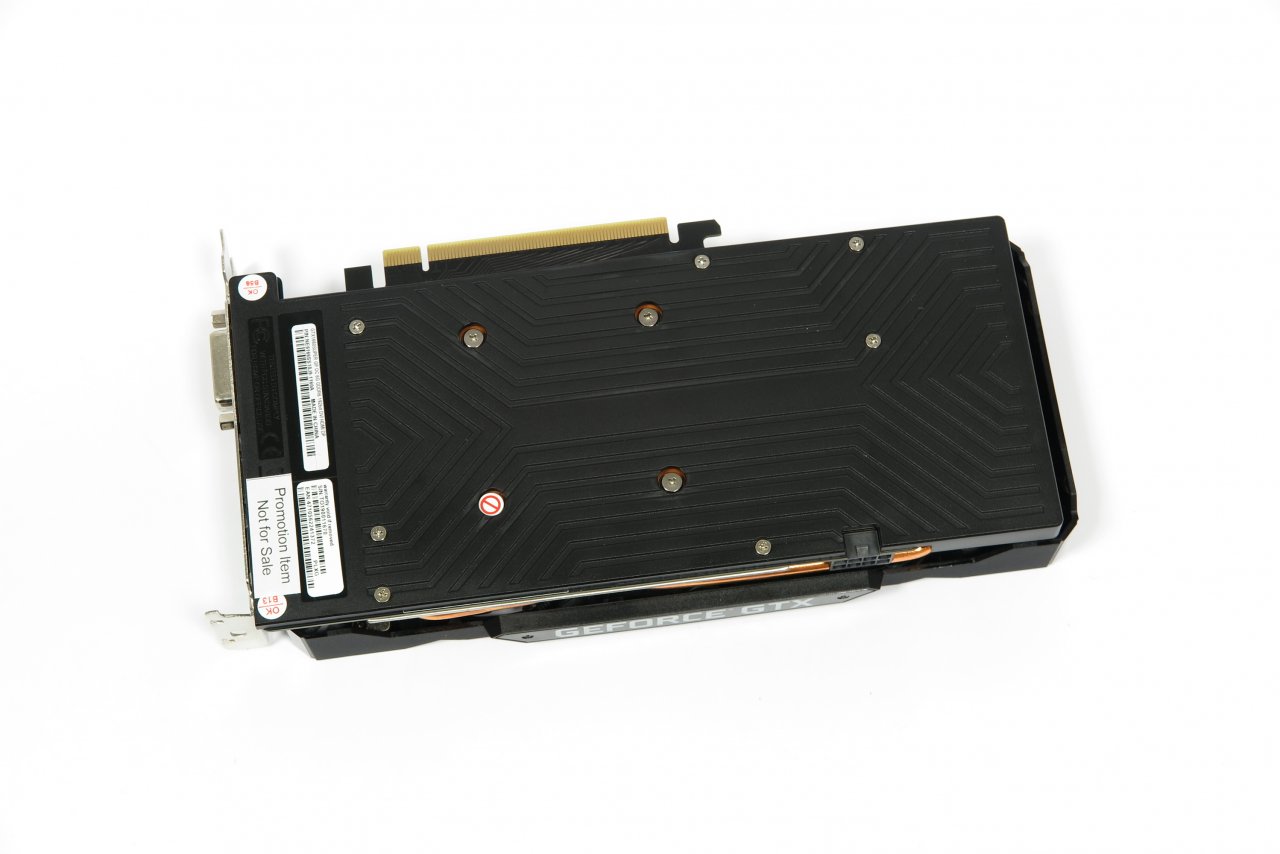 [29/10/2019] Palit Geforce GTX 1660 Super Gaming Pro OC: Rückseite mit Kunststoff-Backplate