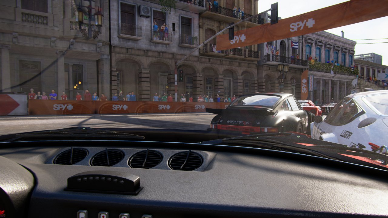 [11/10/2019] Grid 2019 (19)