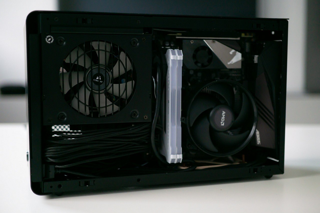 [22/10/2019] Mini-ITX-Tagebuch: High-End-Hardware im DAN Case A4 SFX V4 (17)