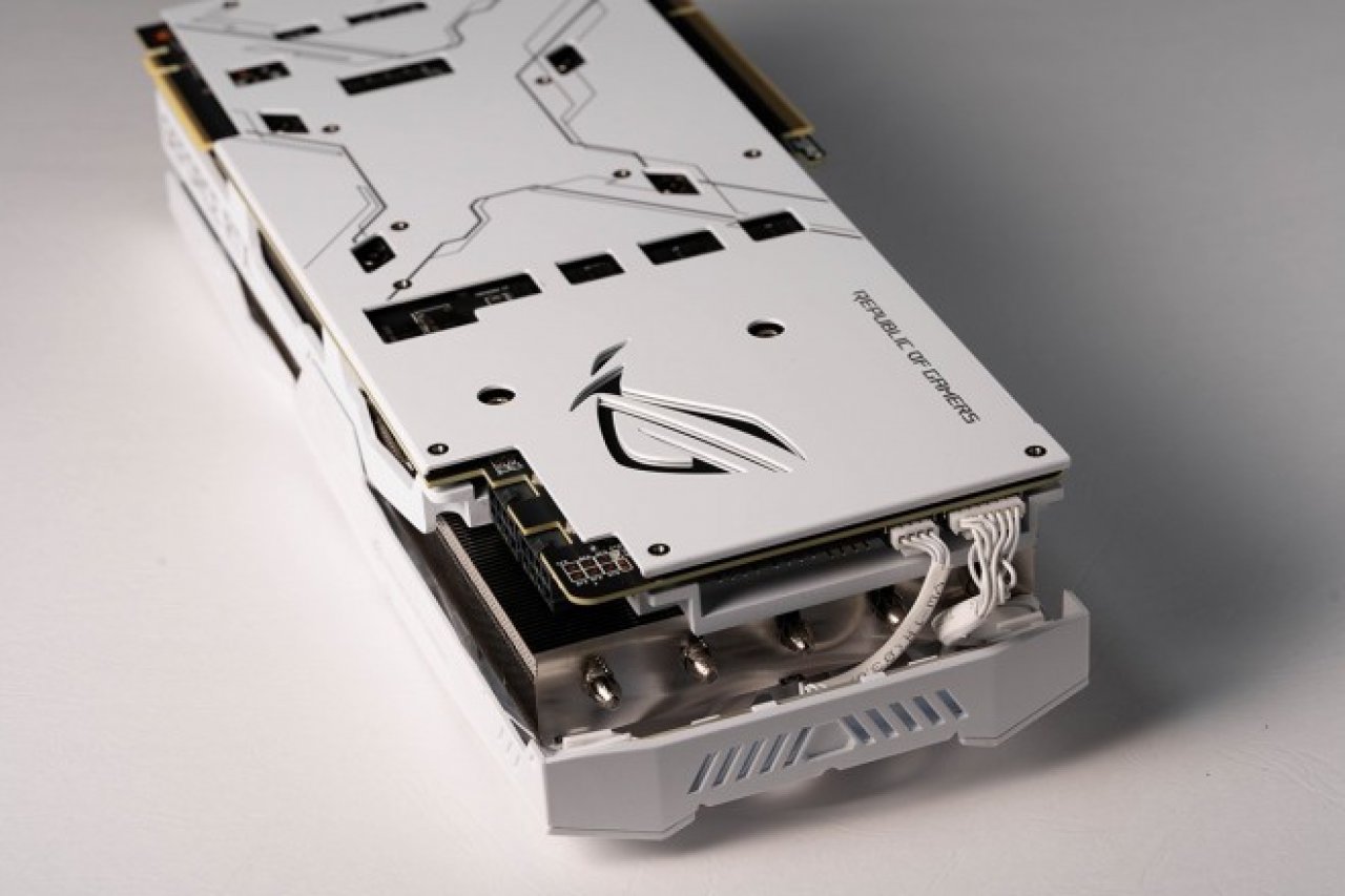 [29/11/2019] Geforce RTX 2080 Ti in Weiß: ROG Strix White von Asus soll 1.600 Euro kosten (2)