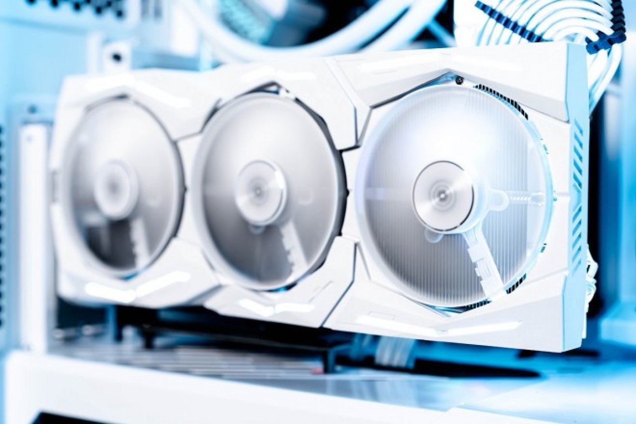[29/11/2019] Geforce RTX 2080 Ti in Weiß: ROG Strix White von Asus soll 1.600 Euro kosten (3)