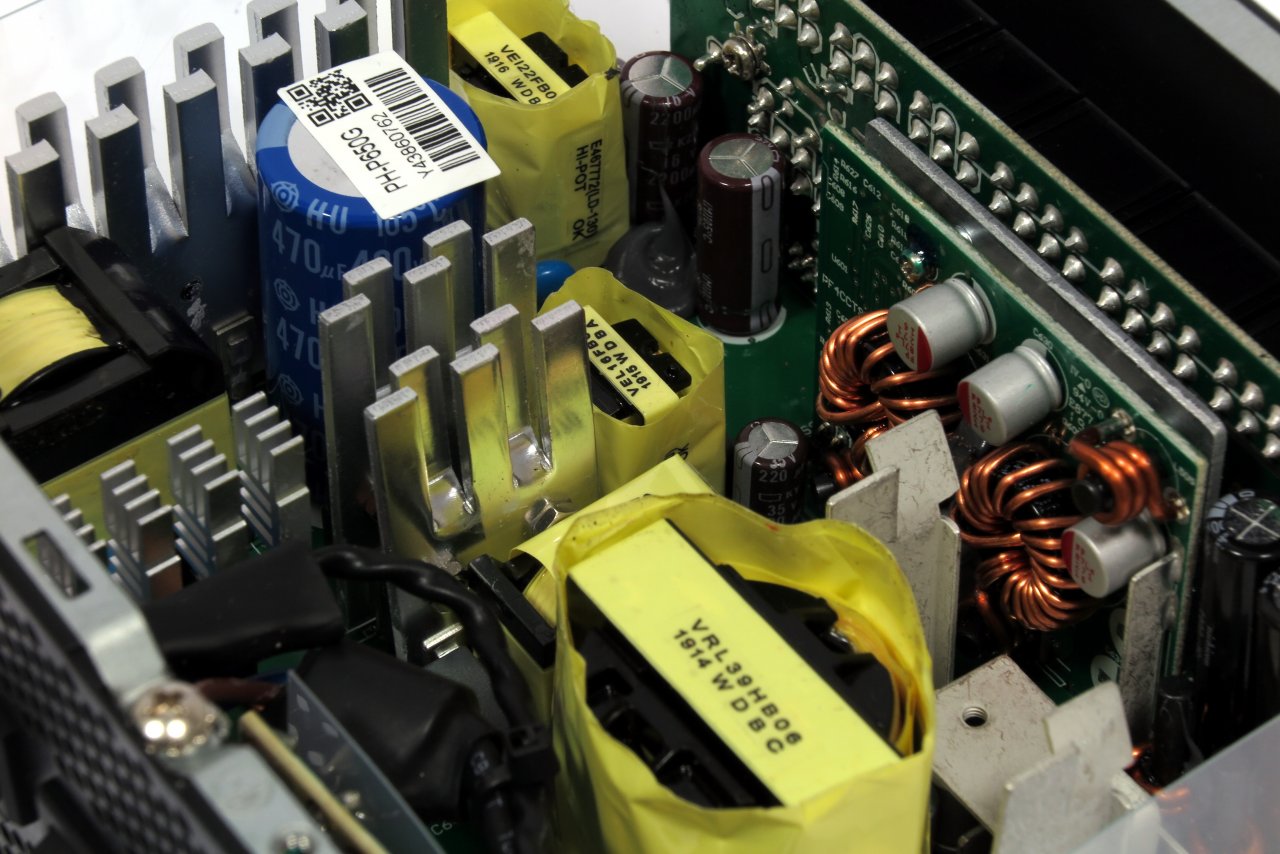 [29/11/2019] Phanteks AMP650 im Test: Blick ins Innere