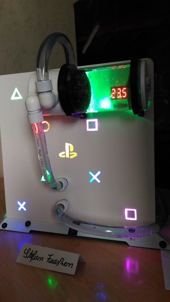 [24/11/2019] Update vom 24.11.2019: Modifizierte, wassergekühlte PS4 Pro von Fosi68