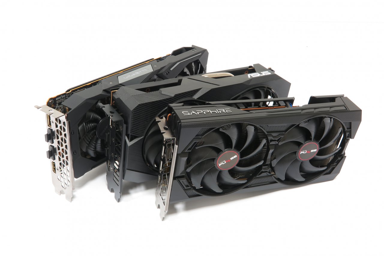 [11/12/2019] Sapphire, Asus und Gigabyte haben bereits Custom-Designs der RX 5500 XT vorgestellt. Erstere verfügt über 4 GiByte, die anderen beiden über 8 GiByte Speicher. Für die vorliegenden Messungen haben wir das Sapphire- sowie Gigabyte-Modell verwendet.