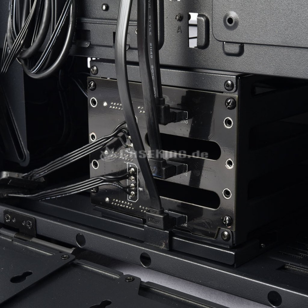[10/12/2019] Lian Li LANCOOL II: Neues Gehäuse mit RGB-LED-Beleuchtung und Temperglas-Seitentüren (8)