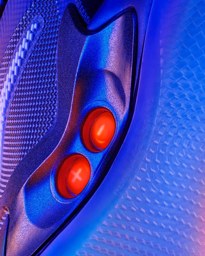 [27/01/2020] Tasten zur Verstellung der Schnürung der Nike Adapt BB 2.0e.
